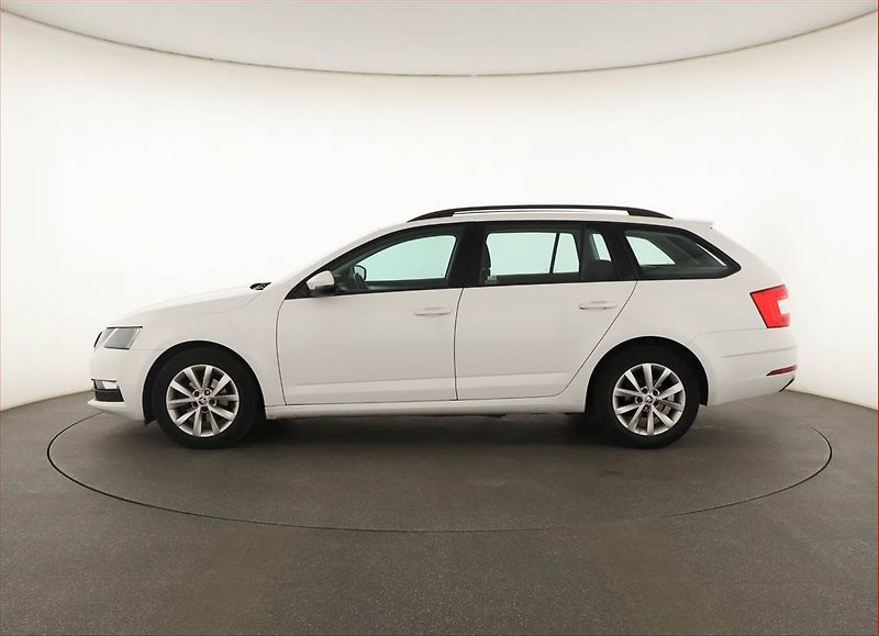 Škoda Octavia (2018) 1.6 TDI, Automat - fotka 3 z 13