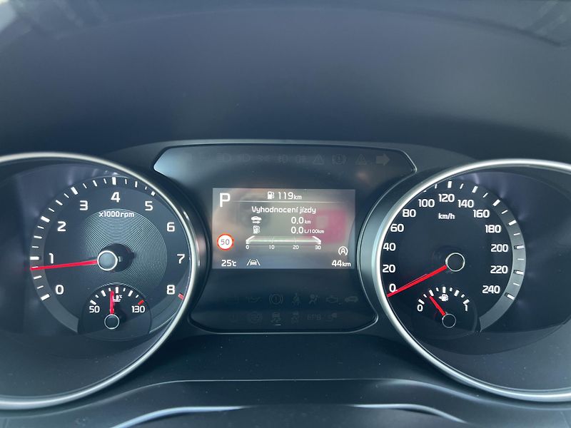 Kia Ceed SW (2026) 1.5T-GDi GPF 7DCT SPIN odp.DPH - fotka 16 z 47