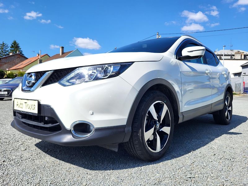 Nissan Qashqai 1.2 DIG-T 85kW - fotka 29 z 46