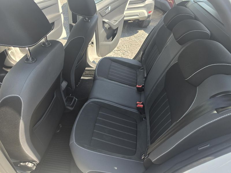 Škoda Fabia 1.0 TSI Led  - fotka 8 z 12