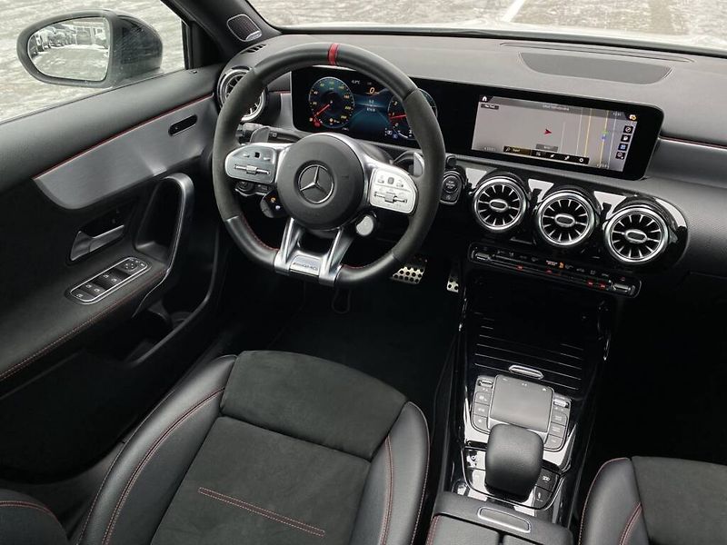Mercedes-Benz Třídy A (2020) 45 S AMG 4M+ - fotka 13 z 27
