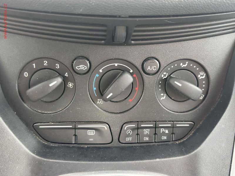 Ford C-MAX (2013) 1.6 TDCI, AC, temp - fotka 15 z 19