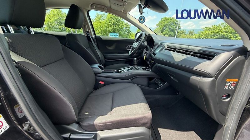 Honda HR-V 1.5 i-VTEC Elegance - fotka 13 z 23