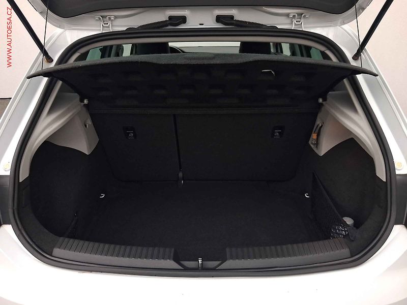 Seat Leon (2015) 2.0TDi, DSG, LED, navi - fotka 7 z 18