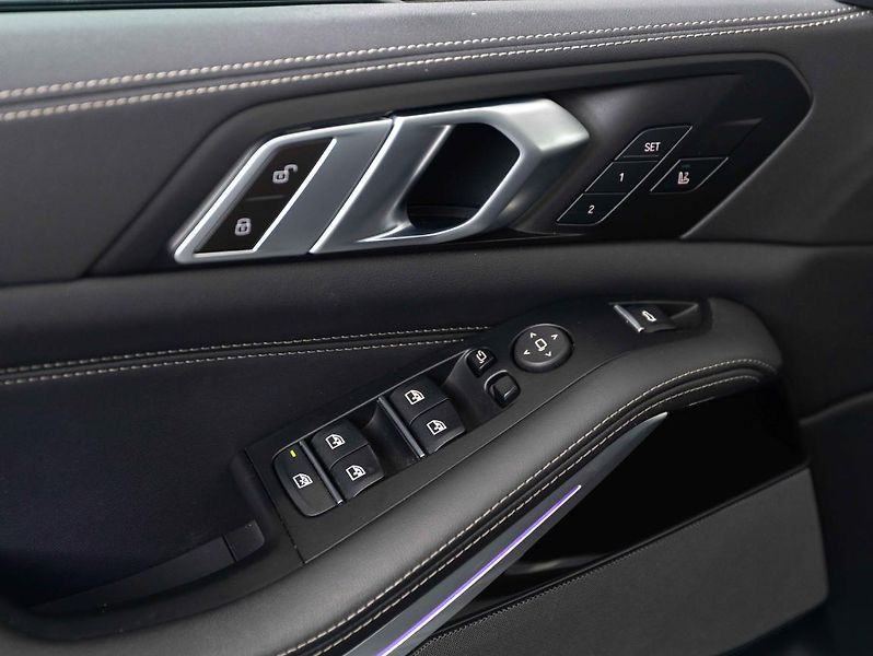 BMW X5 xDrive30d - fotka 17 z 24