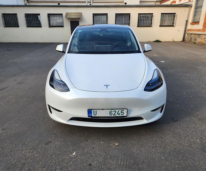 Tesla Model Y (2021) TEPELKO*ZÁRUKA*TAŽNÉ*AWD* - fotka 2 z 45