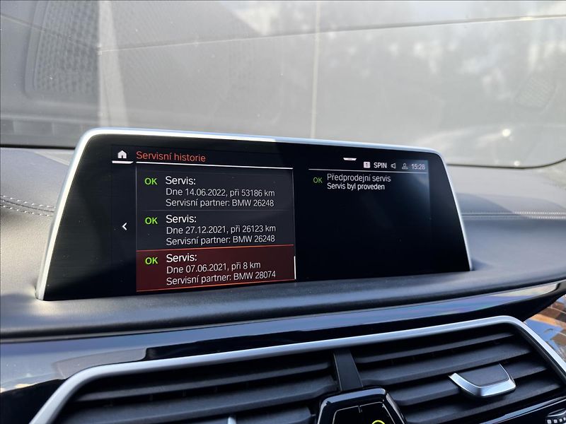 BMW Řada 7 3,0 740Ld xDrive M-Paket AT DP - fotka 24 z 45