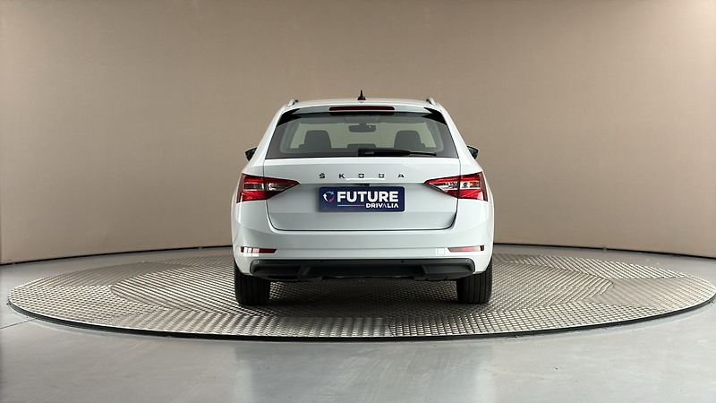 Škoda Superb 2.0 TDI DSG Style Combi - fotka 5 z 25