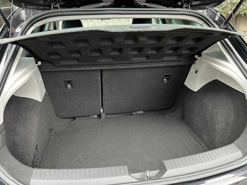 Seat Leon FR 1.4 TSi 90 kW SERVISKA - fotka 10 z 13