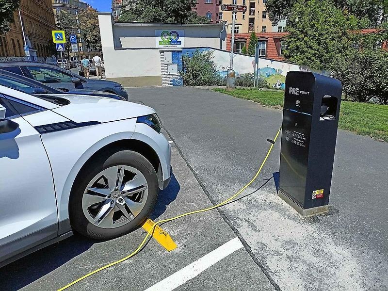 Nabíjecí stanice elektromobilů Praha 3 - Mahlerovy sady