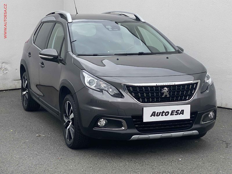 Peugeot 2008 (2018) 1.2 PT, Allure, navi, park - fotografie inzerátu