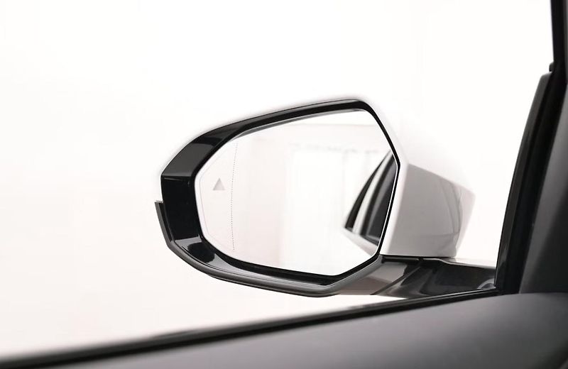 BMW i5 eDrive40 Touring SoH 96% Tažné - fotka 18 z 21