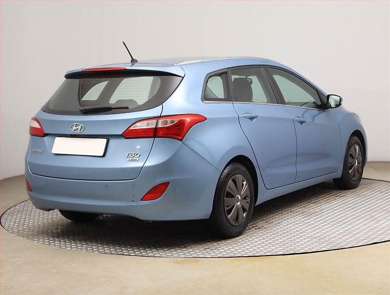 Hyundai i30 (2015) 1.6 CRDi, Serv.kniha, Tempomat - fotka 5 z 16