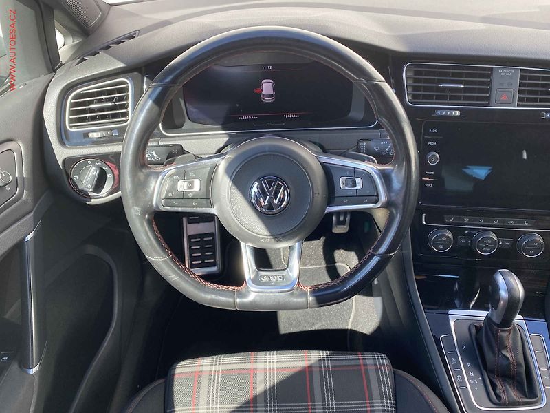 Volkswagen Golf (2019) 2.0 TSi, GTi, DSG, 180kW, - fotka 11 z 19