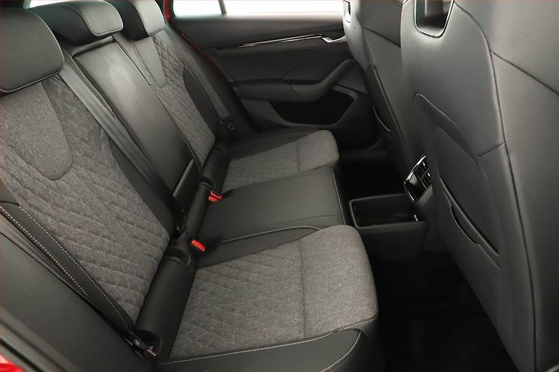Škoda Octavia (2025) 1.5 eTSI mHEV, SPORTLINE - fotka 7 z 16