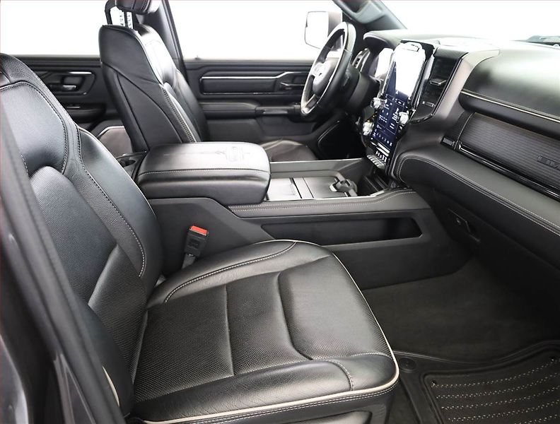 RAM 1500 (2023) 5.7 V8 Hemi - fotka 7 z 18