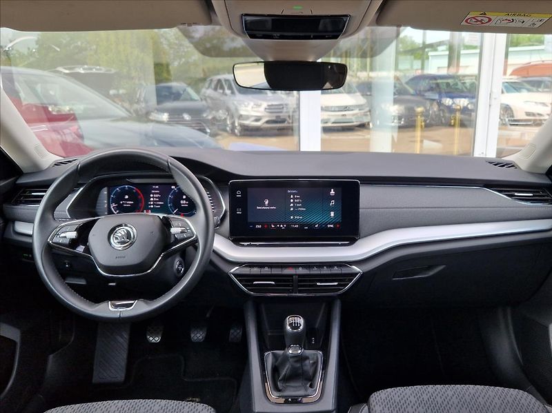 Škoda Octavia 2,0 TDI DSG TOPSTAV +ZIMNÍPNEU - fotka 19 z 46