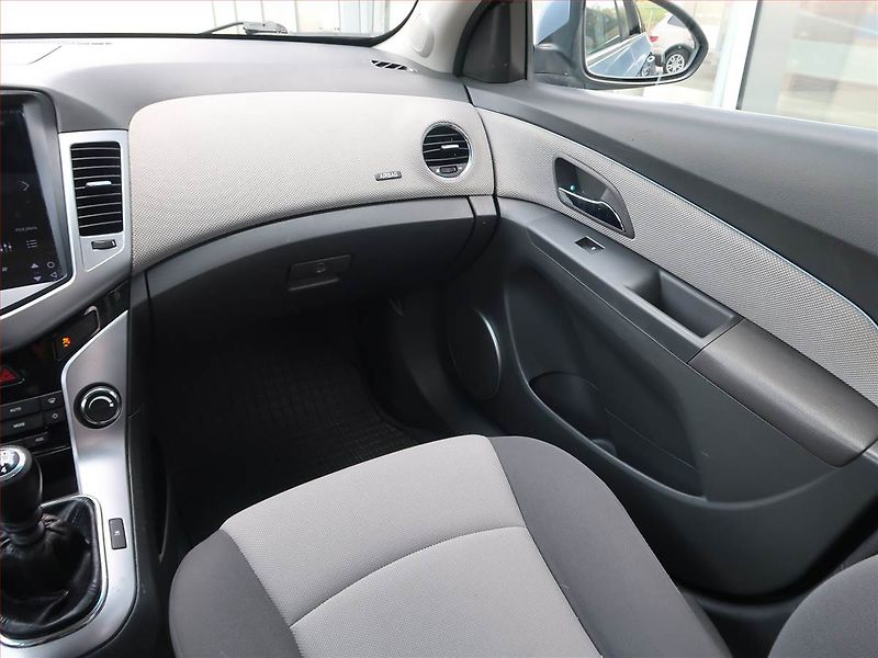 Chevrolet Cruze (2009) 1.8 i 16V, po STK - fotka 8 z 17