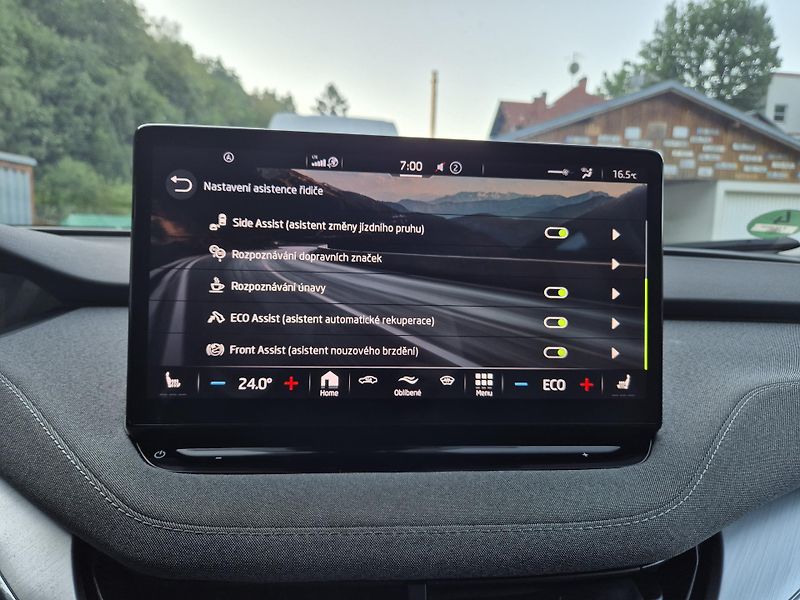 Škoda Enyaq 150kw, iV80 19ALU SOH 97% - fotka 25 z 46