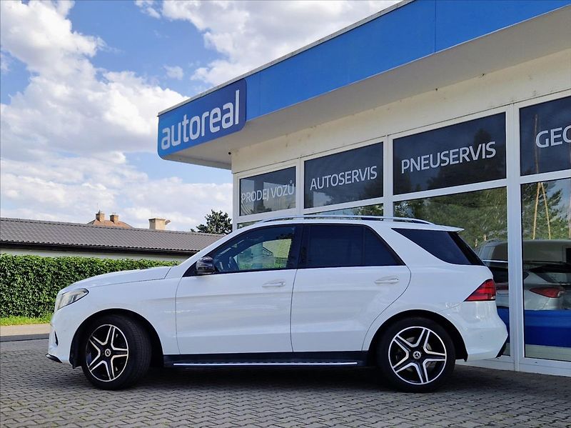 Mercedes-Benz GLE 3,0 i AMG 270kW 4MATIC PANORAM - fotka 2 z 50