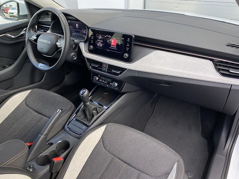 Škoda Scala 1,0 TSI 85 kW Selection - fotka 24 z 26