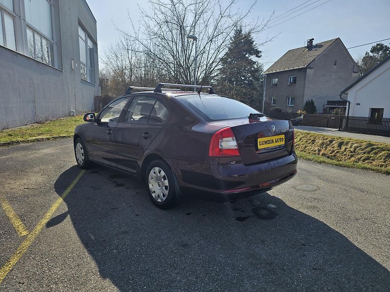 Škoda Octavia (2011) 2 FL, 1.2 TSI  - fotka 3 z 18