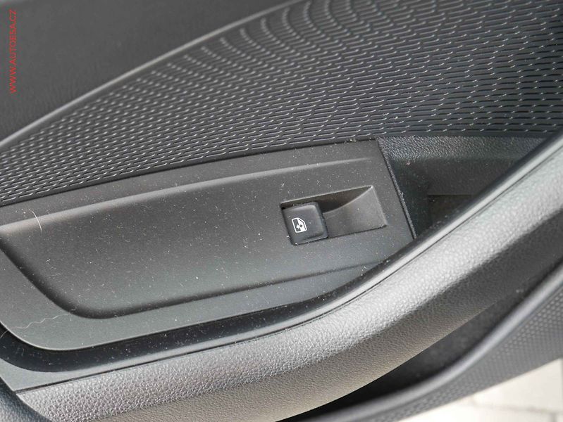 Škoda Octavia (2020) 2.0TDi, 2.maj,ČR, Style, LED - fotka 12 z 20