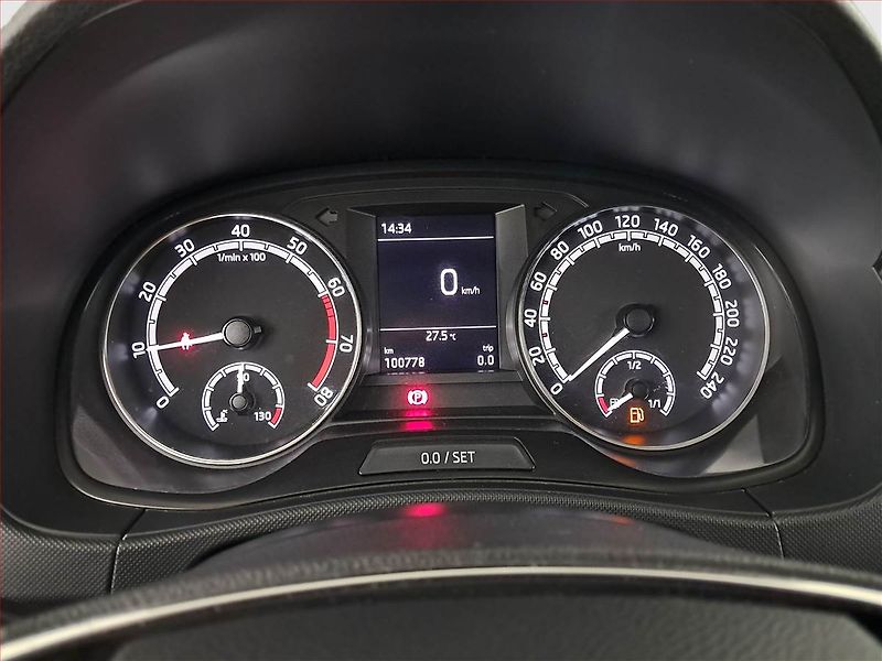 Škoda Fabia (2022) Ambition 1.0 TSI, ČR,1.maj - fotka 11 z 18