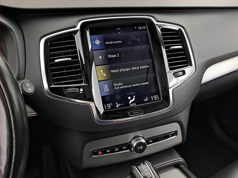 Volvo XC90 (2015) D5 AWD - fotka 12 z 29