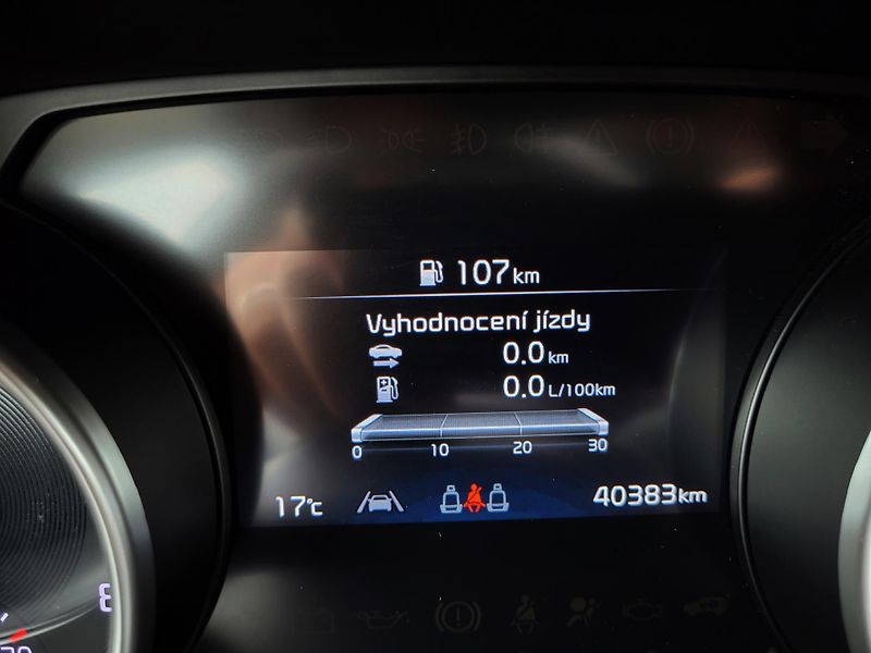 Kia Ceed 1.5 T-GDI 118kW *ČR - fotka 11 z 47