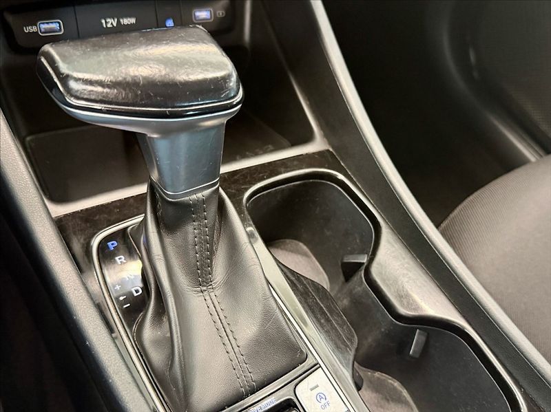 Hyundai Tucson 1,6 T-GDI SMART 4X4 - fotka 13 z 17