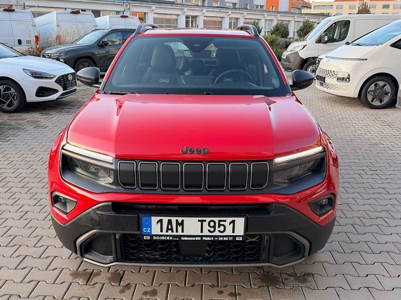 Jeep Avenger 4xe Upland 1.2 Turbo e-Hybrid - fotka 3 z 18