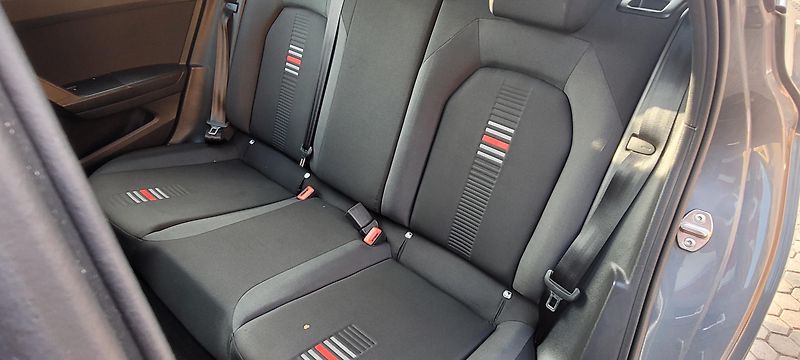Seat Arona (2018) FR 1,5TSi 110kW benzín - fotka 12 z 47