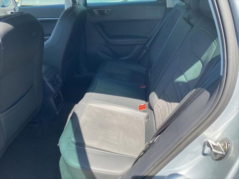 Seat Ateca 2,0 TDI TAŽNÉ,KAMERA,KŮŽE - fotka 6 z 11