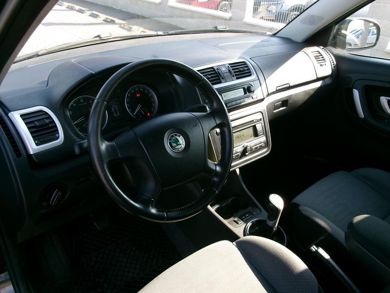 Škoda Fabia (2007) 1,4 16V AC ALU VÝHŘEV - fotka 20 z 27