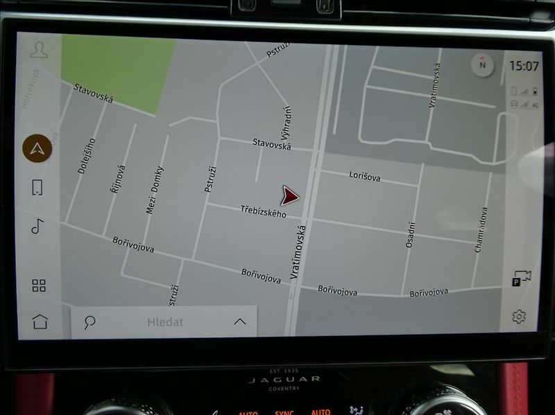 Jaguar F-Pace 2,0 P400e PHEV HSE,1Maj,ČR DPH - fotka 29 z 44