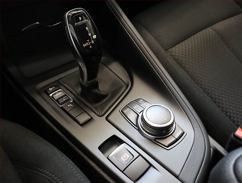BMW X1 (2018) sDrive18i, Automat, Navi - fotka 13 z 21