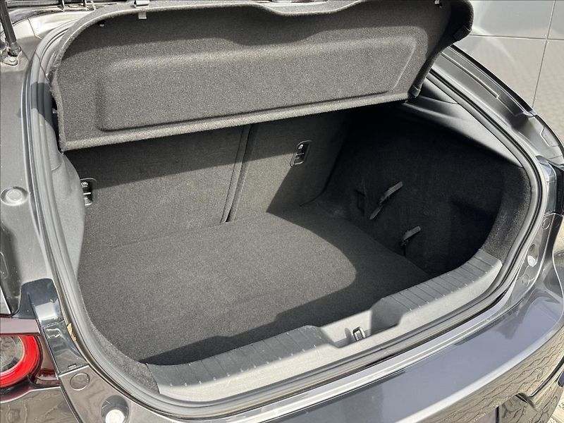 Mazda 3 2,0 Skyactiv-G Selection AT - fotka 14 z 28