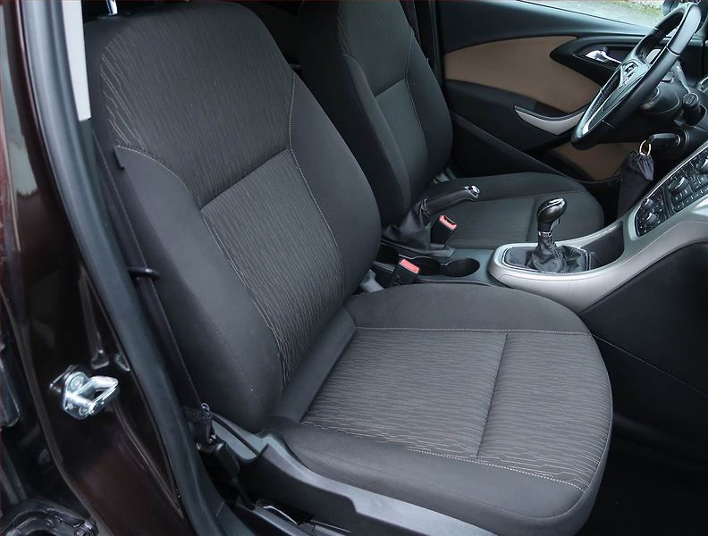 Opel Astra (2014) 1.6 CDTI, Serv.kniha, Tempomat - fotka 9 z 18