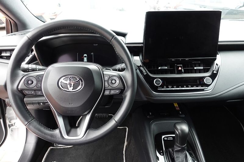 Toyota Corolla 2.0HEV Style TS - fotka 16 z 34