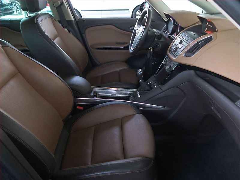 Opel Zafira (2014) 1.6 CDTI, 7 míst, Navi - fotka 9 z 22