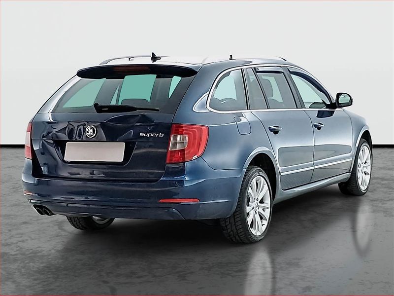 Škoda Superb (2013) 2.0 TDI, 4X4, Xenony - fotka 5 z 21