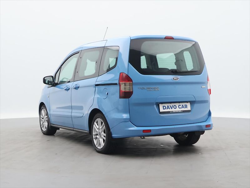Ford Tourneo Courier 1,0 EB 74kW CZ  Titanium 1.Maj - fotka 5 z 28
