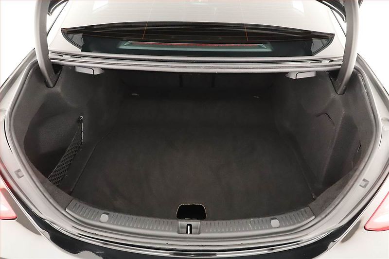 Mercedes-Benz Třídy E (2021) E 220 d - fotka 11 z 26