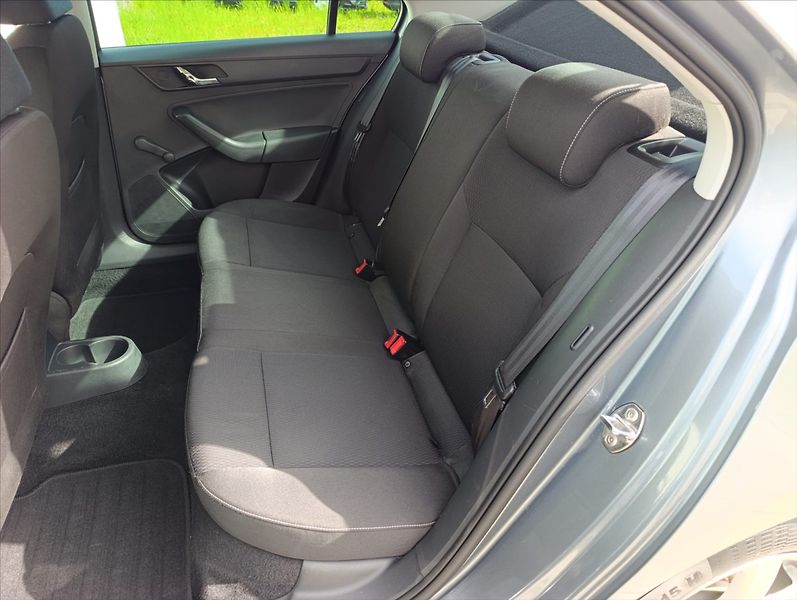 Škoda Rapid 1,2 TSi Aut.klima Navigace - fotka 21 z 38