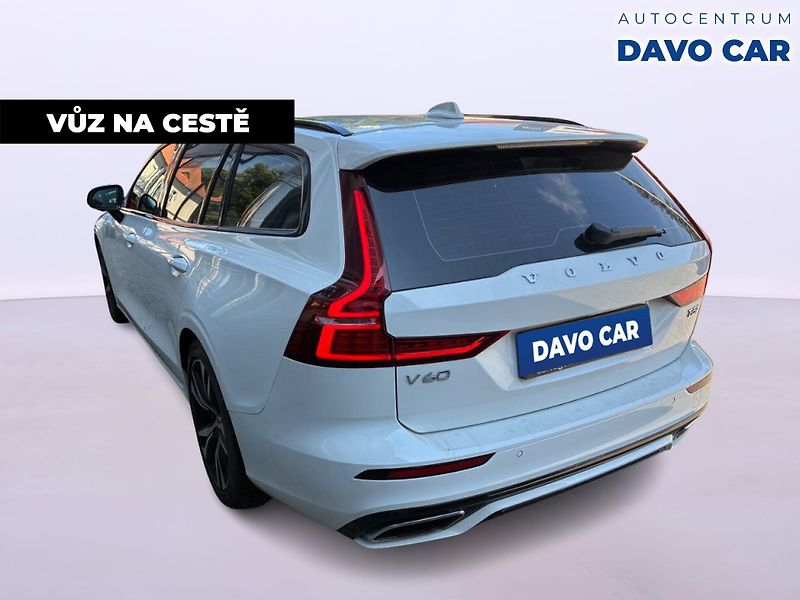 Volvo V60 2,0 T5 184kW Drive-E R-Design - fotka 3 z 12