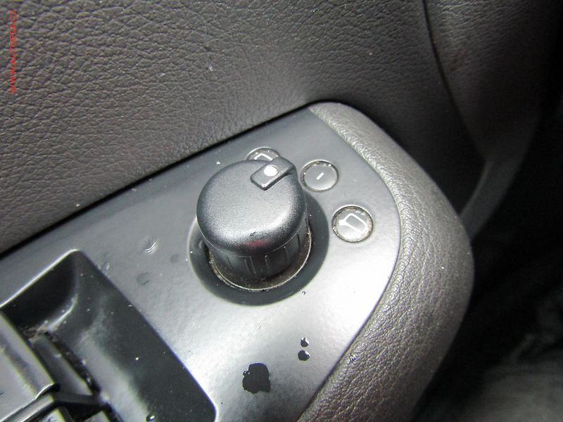 Seat Exeo (2010) 2.0 TDi, ČR, autoAC - fotka 14 z 14