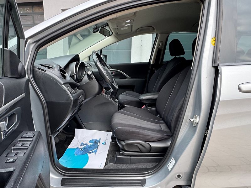 Mazda 5 (2012) 1.6 MZR-CD, 7míst - fotka 9 z 36