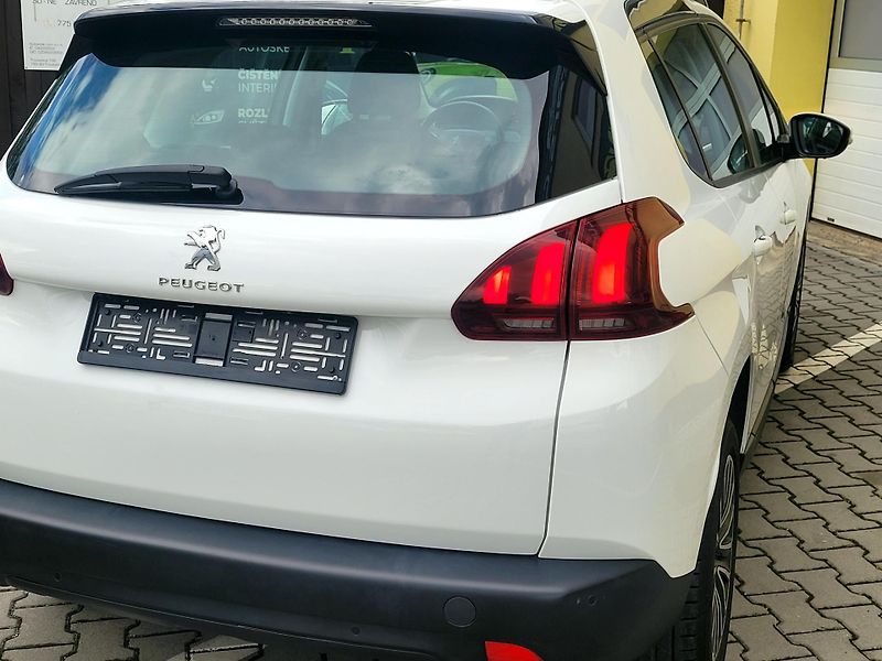 Peugeot 2008 1,2 MÁLO NAJETO*CZ,SERVIS - fotka 8 z 39