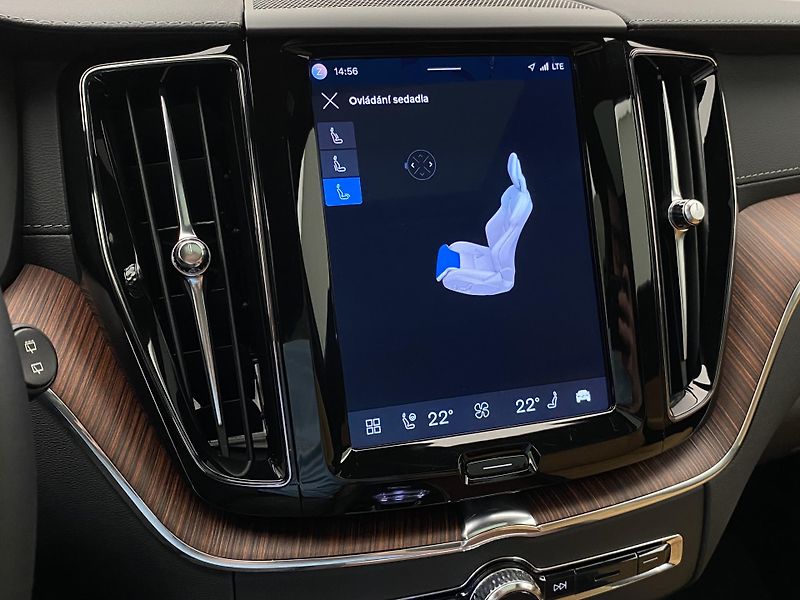 Volvo XC60 T8 AWD ULTRA BRIGHT REZERVACE - fotka 58 z 64